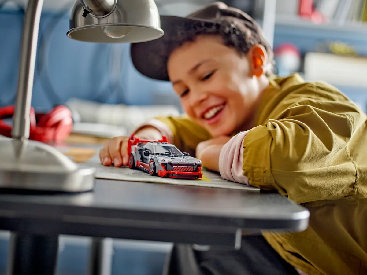 Coche de Carreras Audi S1 e-tron quattro (Lego 76921): imagen 5